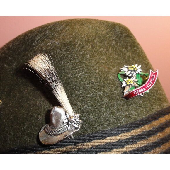 Vintage Green Wool German Alpine Tyrolean Hat Oktoberfest w/ feathers and pins main image 16